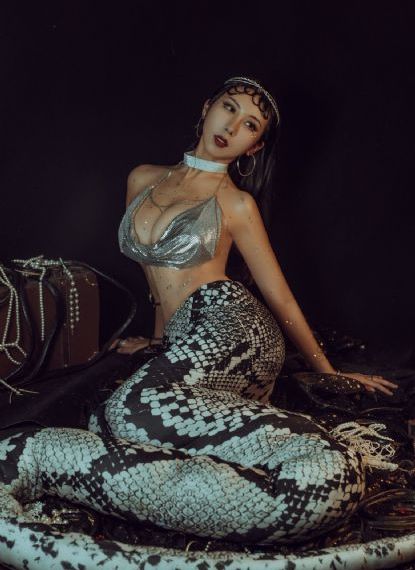 欧美街拍瑜伽美臀视频_1080P高清视频观看