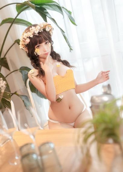 厨房从后面挺进李婷_HD在线观看高清