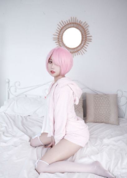 欧美三级在线观看精品_十万网红美女美酱